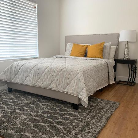 Gated Contemporary 3 Bedroom - 2 Bathroom Home In South La Plus Parking 洛杉矶 外观 照片