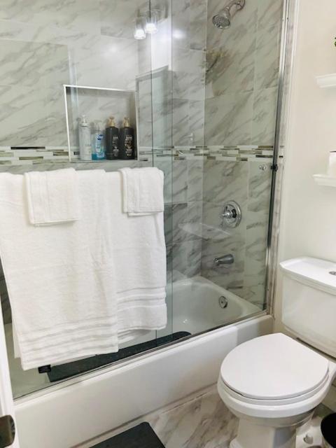 Gated Contemporary 3 Bedroom - 2 Bathroom Home In South La Plus Parking 洛杉矶 外观 照片