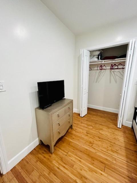 Gated Contemporary 3 Bedroom - 2 Bathroom Home In South La Plus Parking 洛杉矶 外观 照片